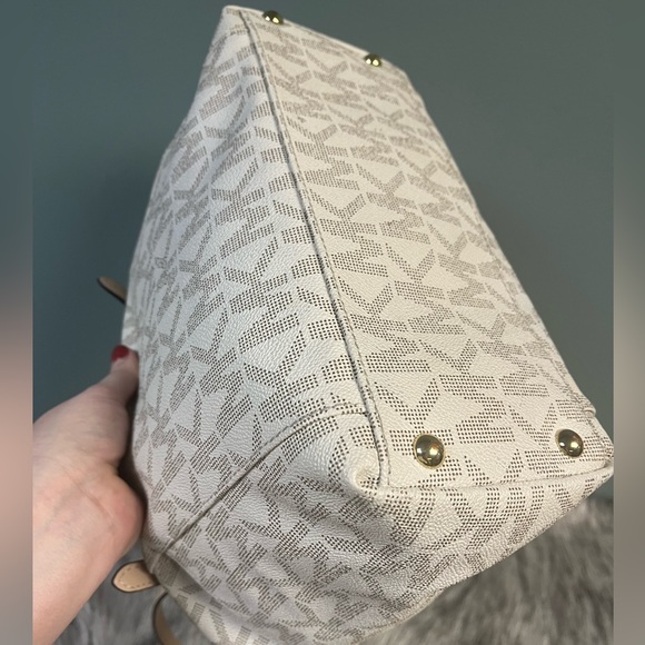 Michael Kors Shoulder Bag - Picture 6 of 15